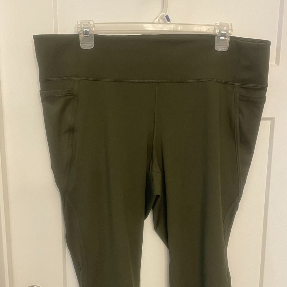 Lane Bryant Livi Active Capri Leggings Size 26/28